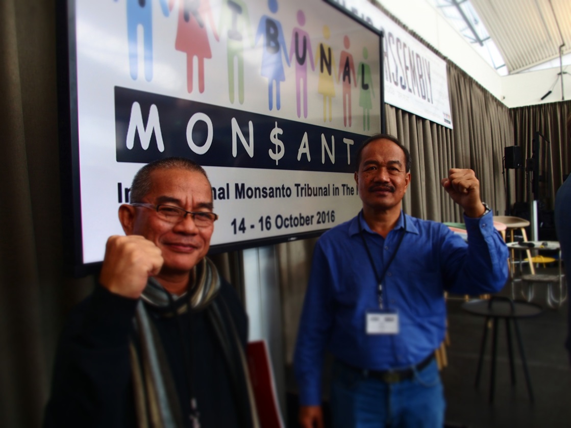 Ben Ramos de PDG et Chito Medina de Masipag